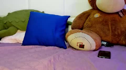 C H A N N E L online show from 06-09-26, 03:29