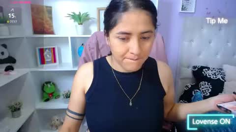 Snapshot of chantal_adams0 chatting on 06-19-26, 01:37 chantal online show from 06-19-26, 01:37