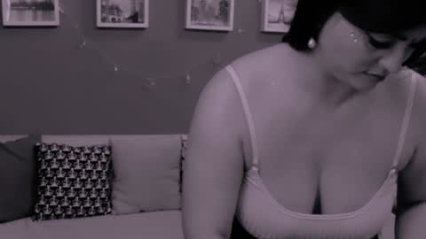 The Queen online show from 12-22-24, 03:33