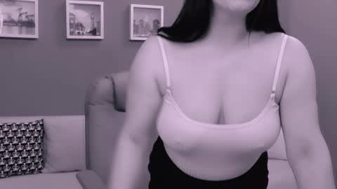 The Queen online show from 02-15-25, 05:51