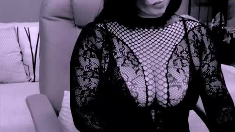 The Queen online show from 10-05-25, 01:26