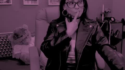 The Queen online show from 03-29-26, 02:11