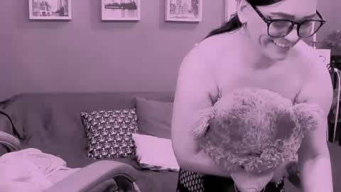 Snapshot of chantallovely chatting on 06-08-26, 01:28 The Queen online show from 06-08-26, 01:28