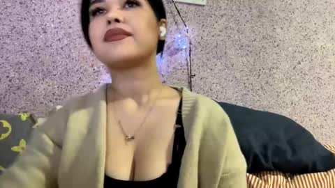 Lola online show from 01-14-26, 02:12