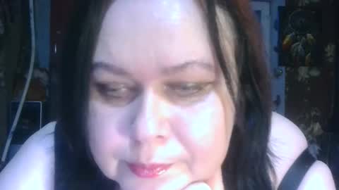 Snapshot of charleekendall chatting on 11-19-25, 08:36 CharleeKendall online show from 11-19-25, 08:36