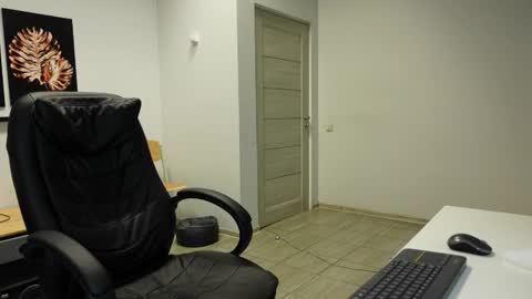 Snapshot of charles_dreams chatting on 03-13-26, 06:25 CHARLES DREAMS online show from 03-13-26, 06:25