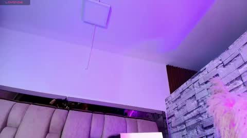 Snapshot of charlie_henker chatting on 05-19-26, 03:46 C H A R L I E online show from 05-19-26, 03:46