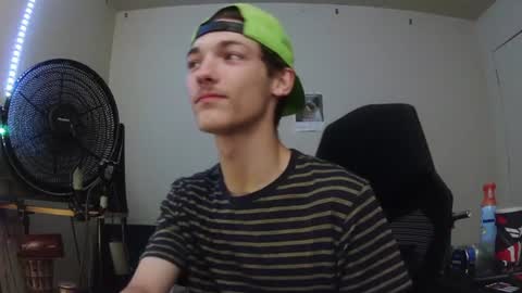 Snapshot of charlied09302 chatting on 07-11-26, 02:47 char sexiness online show from 07-11-26, 02:47