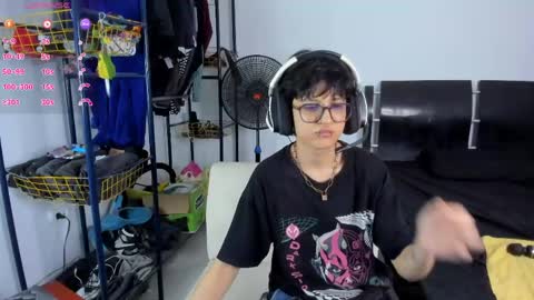 Snapshot of charlietaylorr__ chatting on 05-23-26, 08:46 Charlie online show from 05-23-26, 08:46