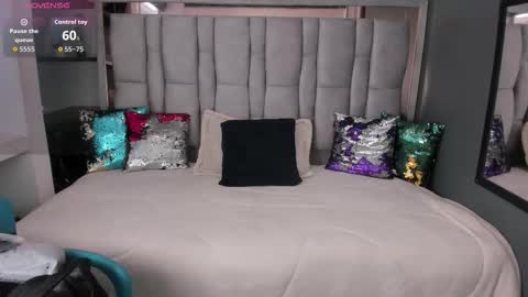 Charlot milf online show from 10-16-25, 12:06