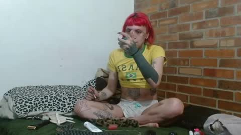 Snapshot of charlotbelucci_ chatting on 05-01-26, 08:30 Ale punky online show from 05-01-26, 08:30