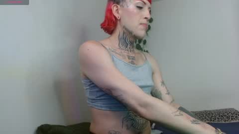 Snapshot of charlotbelucci_ chatting on 06-01-26, 06:31 Ale punky online show from 06-01-26, 06:31
