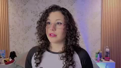 Snapshot of charlote__miller chatting on 06-26-26, 11:47 You honey online show from 06-26-26, 11:47