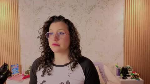 Snapshot of charlote__miller chatting on 07-13-26, 12:30 You honey online show from 07-13-26, 12:30