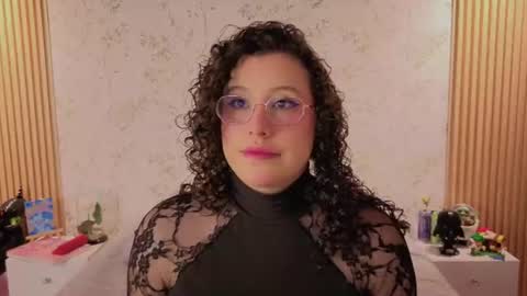 Snapshot of charlote__miller chatting on 07-23-26, 11:19 You honey online show from 07-23-26, 11:19