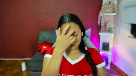 Snapshot of charlott_daphne chatting on 02-18-25, 12:26 charlott_daphne online show from 02-18-25, 12:26