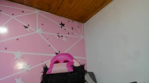 Snapshot of charlott_daphne chatting on 02-25-25, 11:22 charlott_daphne online show from 02-25-25, 11:22