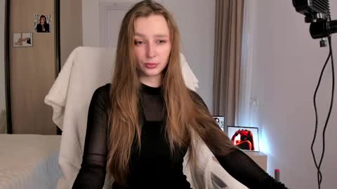 CharlottaWells online show from 11-16-25, 10:54