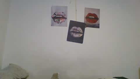 karinaa independent model online show from 01-07-25, 12:03