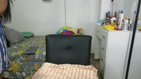 charlotte_027 online show from 12-22-25, 03:36