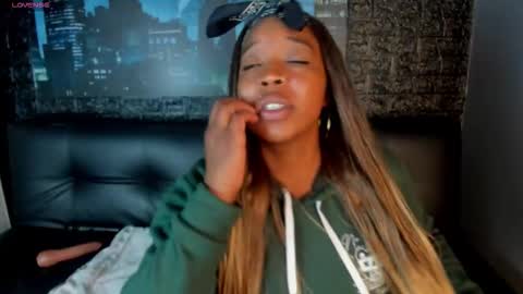  CHARLOTTE BROWN  online show from 12-01-25, 01:27