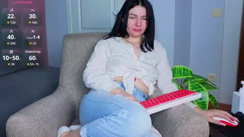 Charlotte online show from 11-22-25, 04:33