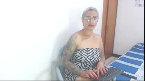 Snapshot of charlotte_gray_1 chatting on 02-18-26, 11:01 Charlotte online show from 02-18-26, 11:01