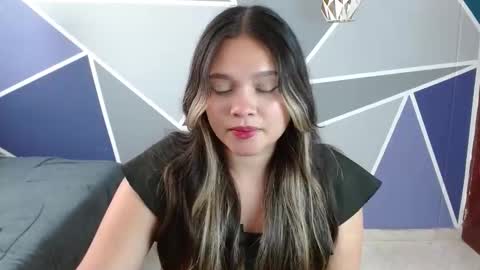 Snapshot of charlotte_greyx chatting on 10-19-25, 05:46 Charlotte online show from 10-19-25, 05:46