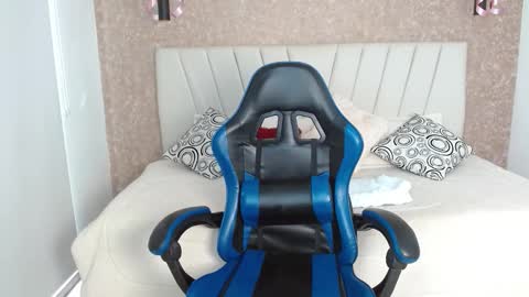 Charlotte  online show from 11-10-25, 05:56