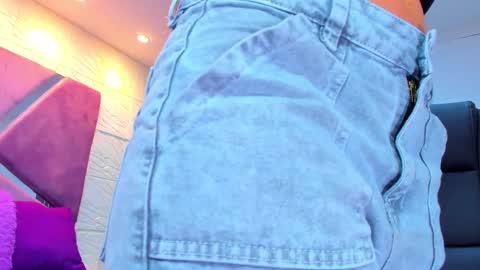 Charlotte Icee online show from 10-25-25, 03:07