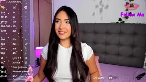 Snapshot of charlotte_jamees chatting on 01-13-25, 01:34 Charlotte james online show from 01-13-25, 01:34