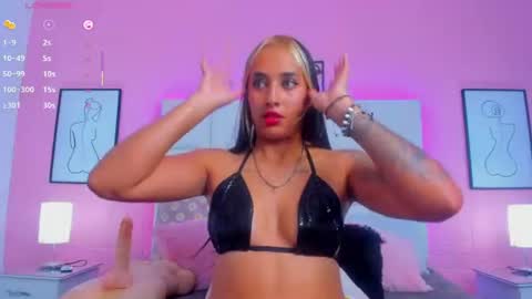 Snapshot of charlotte_kisss chatting on 07-06-26, 05:26 Charlotte online show from 07-06-26, 05:26