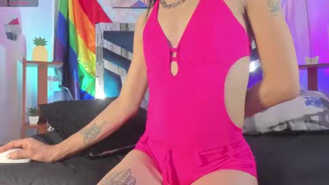 Snapshot of charlotte_landry__ chatting on 06-19-26, 02:21 CHARLOTTELANDRY online show from 06-19-26, 02:21