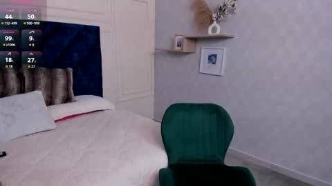 Snapshot of charlotte_mayers chatting on 12-17-25, 11:27 Charlotte Mayers online show from 12-17-25, 11:27