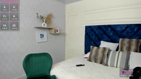 Snapshot of charlotte_mayers chatting on 12-18-25, 11:27 Charlotte Mayers online show from 12-18-25, 11:27