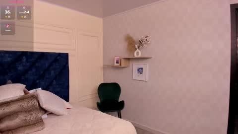 Snapshot of charlotte_mayers chatting on 12-20-25, 11:28 Charlotte Mayers online show from 12-20-25, 11:28