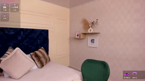 Snapshot of charlotte_mayers chatting on 01-10-26, 11:23 Charlotte Mayers online show from 01-10-26, 11:23