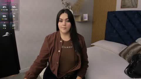 Snapshot of charlotte_mayers chatting on 06-17-26, 11:23 Charlotte Mayers online show from 06-17-26, 11:23
