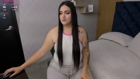 Snapshot of charlotte_mayers chatting on 06-19-26, 11:25 Charlotte Mayers online show from 06-19-26, 11:25