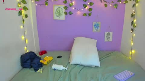 Snapshot of charlotte_queeen chatting on 01-16-25, 01:16 Charlotte online show from 01-16-25, 01:16