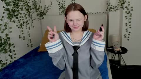 Snapshot of charlotte_stee chatting on 04-25-26, 02:03 Charlotte online show from 04-25-26, 02:03