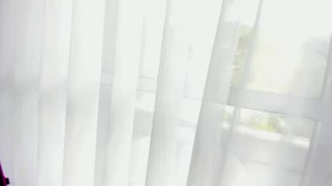 Snapshot of charlotte_tiller chatting on 04-24-26, 05:37 Yuli online show from 04-24-26, 05:37