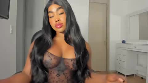 Snapshot of charlotte_tiller chatting on 07-02-26, 06:41 Yuli online show from 07-02-26, 06:41