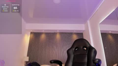 Snapshot of charlotte_whitee1 chatting on 05-04-26, 12:34 Charlotte Everyday From 0700 to 1300 Col Time online show from 05-04-26, 12:34
