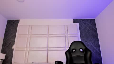 Snapshot of charlotte_whitee1 chatting on 05-09-26, 11:15 Charlotte Everyday From 0700 to 1300 Col Time online show from 05-09-26, 11:15