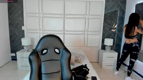 Snapshot of charlotte_whitee1 chatting on 05-19-26, 11:27 Charlotte Everyday From 0700 to 1300 Col Time online show from 05-19-26, 11:27