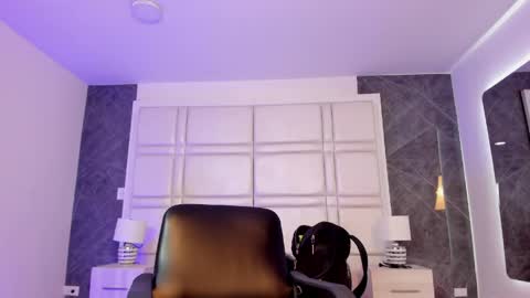 Snapshot of charlotte_whitee1 chatting on 05-29-26, 11:19 Charlotte Everyday From 0700 to 1300 Col Time online show from 05-29-26, 11:19