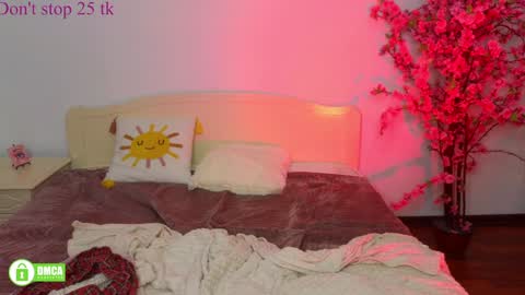 Snapshot of charlotte_wow chatting on 01-29-25, 06:28 Charlotte online show from 01-29-25, 06:28