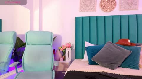 Charlotte Brandt online show from 04-02-26, 07:44