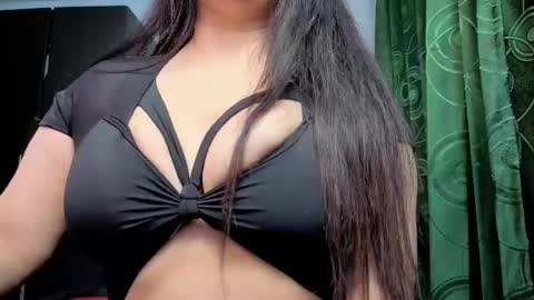 Snapshot of charlottee_lovee69 chatting on 05-13-26, 02:20 Natalia online show from 05-13-26, 02:20